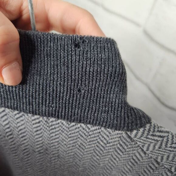 UNTUCKit Collared 1/4 Zip Sweater Mens Large Gray Extra Fine Merino Wool Casual - Picture 11 of 14
